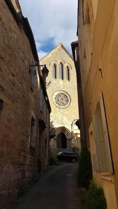 Aux Portes De L'Abbaye Saint-Cyprien  Εξωτερικό φωτογραφία